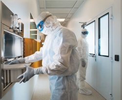 Cleanroom garment